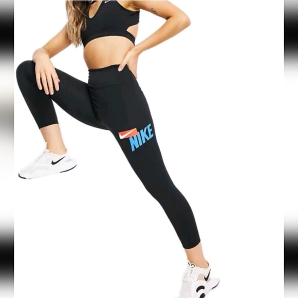 Nike One Womens Black Cropped Compression Workout Stretch Leggings With Logo M - Picture 2 of 12